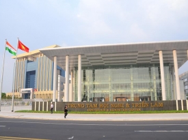VÁCH KÍNH CÁP KẾT CẤU