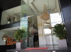 TƯỜNG KÍNH KHỔ LỚN