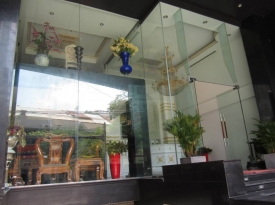 TƯỜNG KÍNH KHỔ LỚN